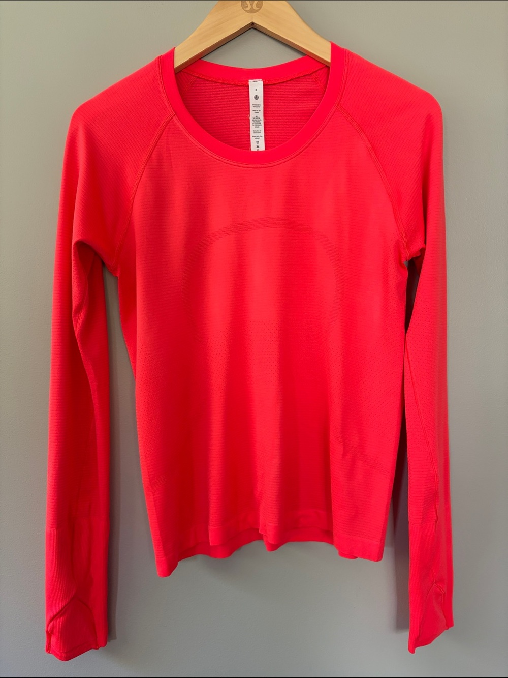 Lululemon Swiftly Long Sleeve 2.0 Top Size 8